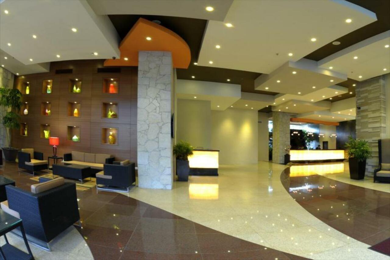 Hock Lee Hotel & Residences Kuching Extérieur photo