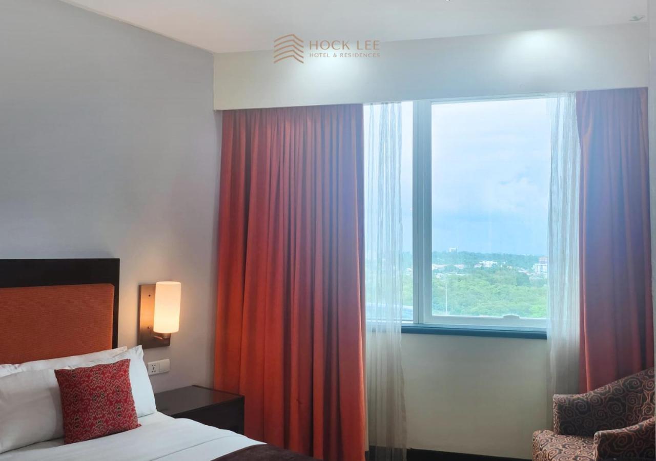 Hock Lee Hotel & Residences Kuching Extérieur photo
