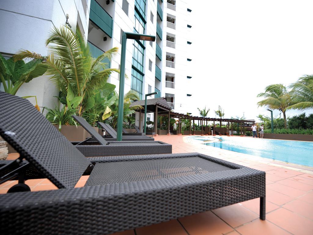 Hock Lee Hotel & Residences Kuching Extérieur photo